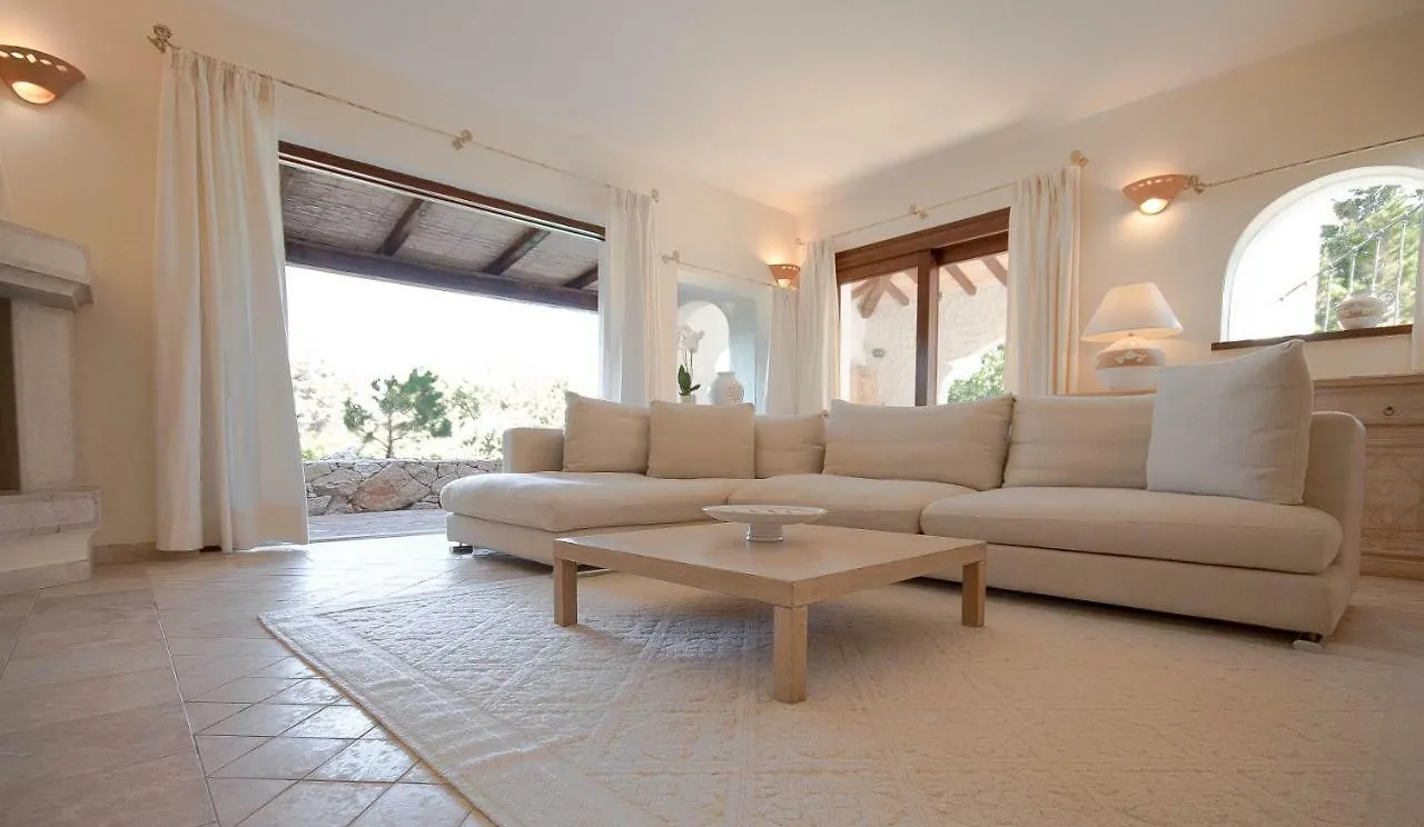 Hotel Nibaru Capriccioli  Capriccioli (Sardinia)